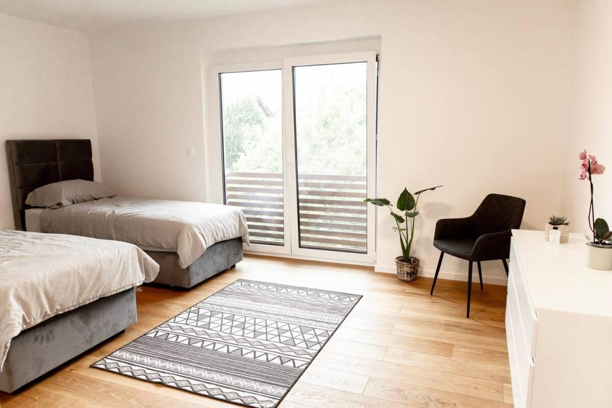 Aura Apartments Zirovnica Exterior foto