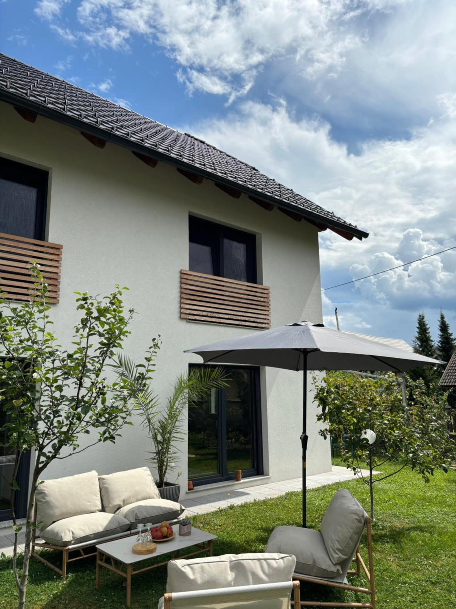 Aura Apartments Zirovnica Exterior foto