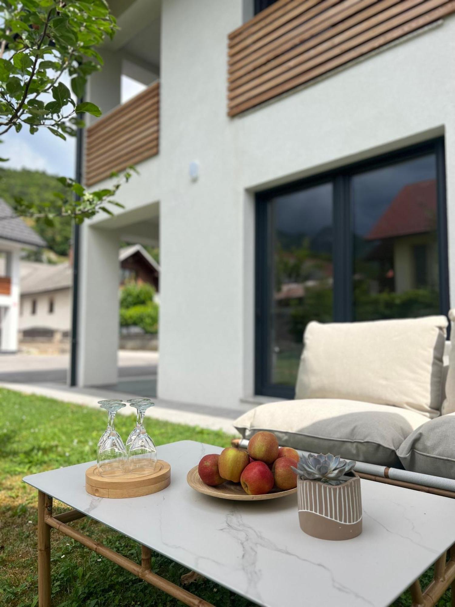 Aura Apartments Zirovnica Exterior foto
